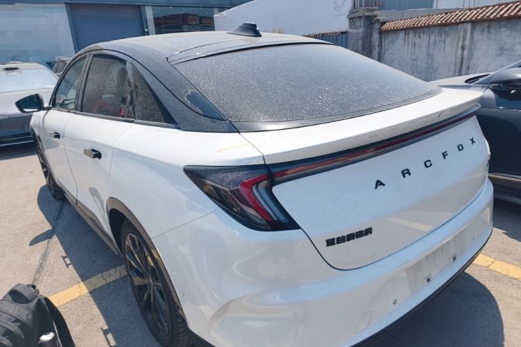 Arcfox Alpha S 2022 — 4