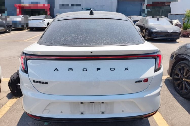 Arcfox Alpha S 2022 — 5