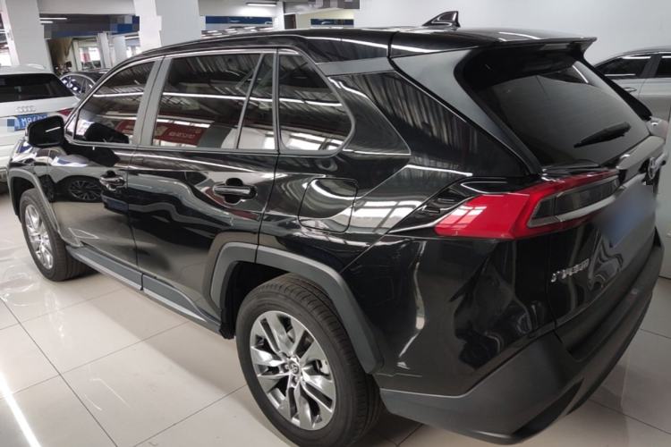 Toyota RAV4 2023 — 4