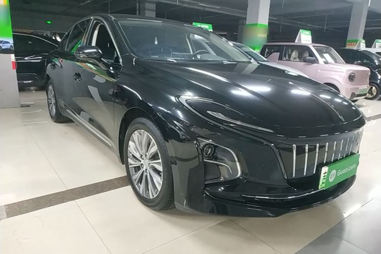 Hongqi E-QM5 2022 — 3