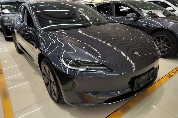 Tesla Model 3 2023 — 3