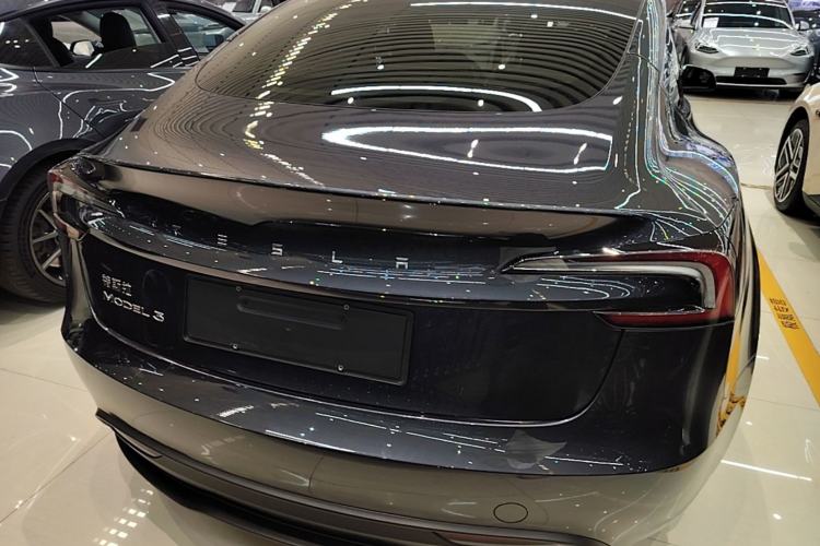 Tesla Model 3 2023 — 5