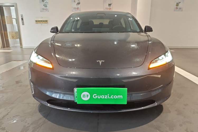 Tesla Model 3 2023 — 2