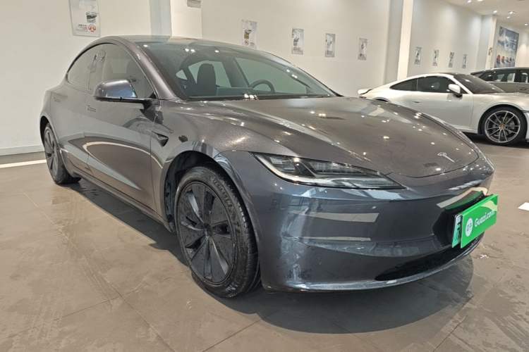 Tesla Model 3 2023 — 3
