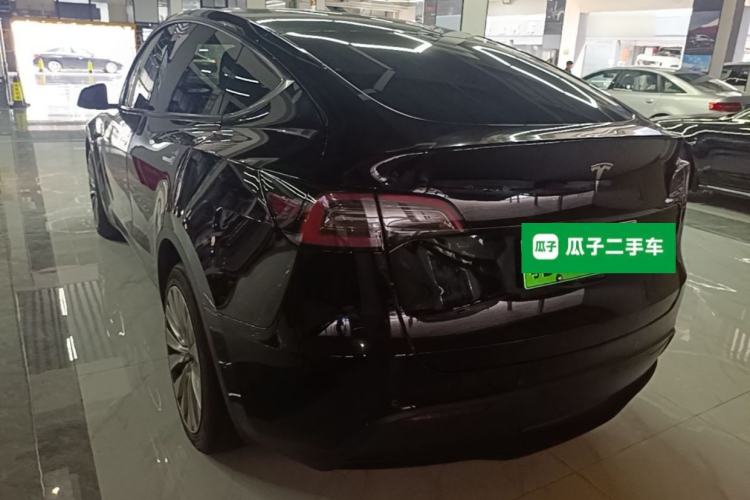 Tesla Model Y 2021 — 4