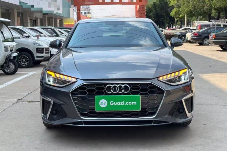 Audi A4 2020 — 2