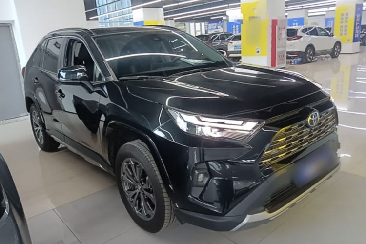 Toyota RAV4 2024 — 3