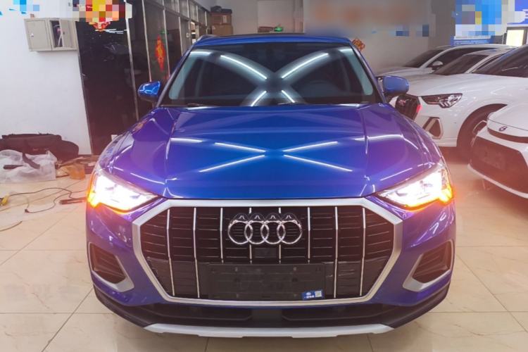 Audi Q3 2022 — 2