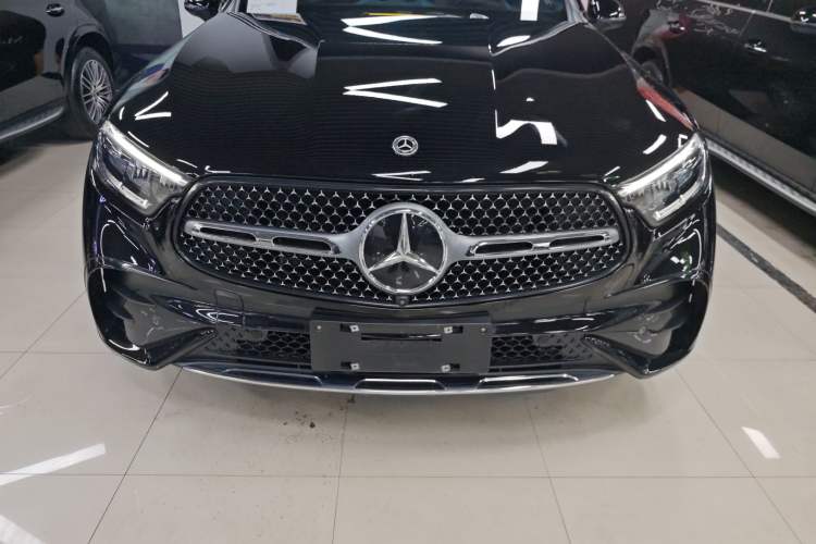 Mercedes-Benz GLC 300 L 2023 — фото 2