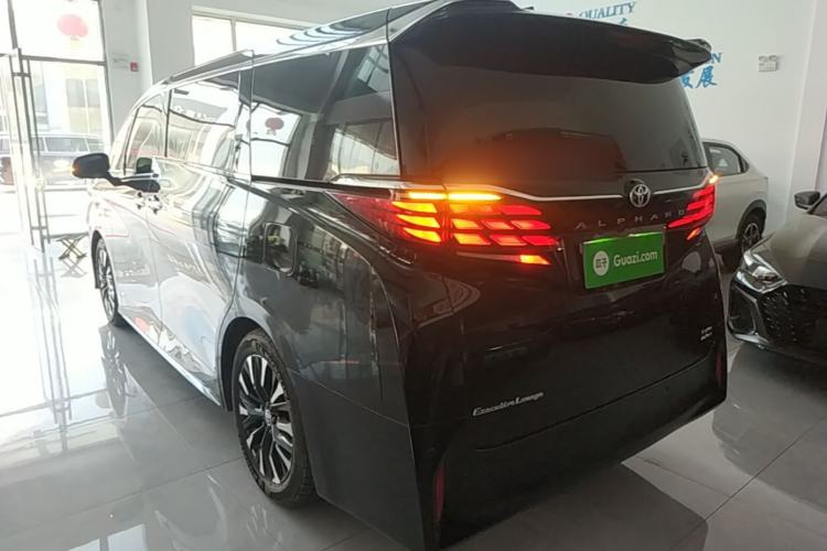 Toyota Alphard 2024 — фото 4