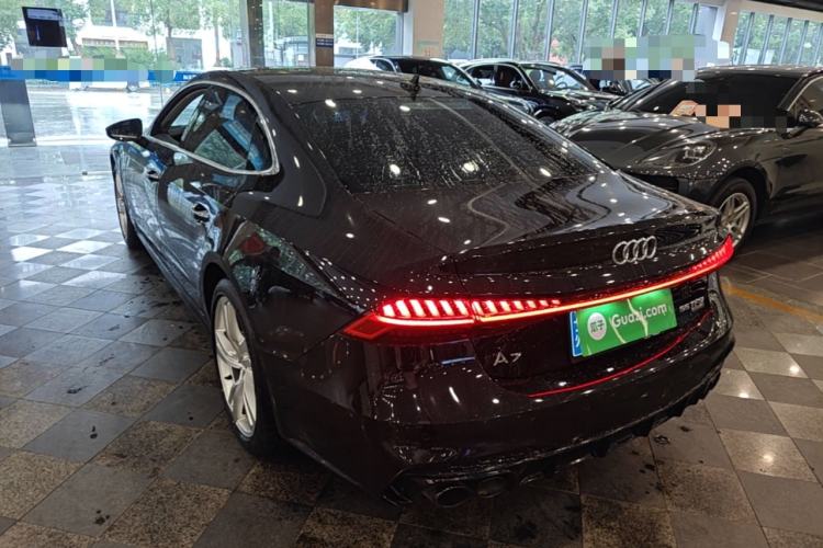 Audi A7L 2022 — фото 4