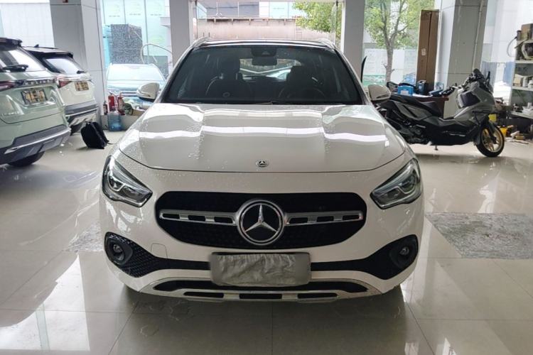 Mercedes-Benz GLA 200 2022 — 2