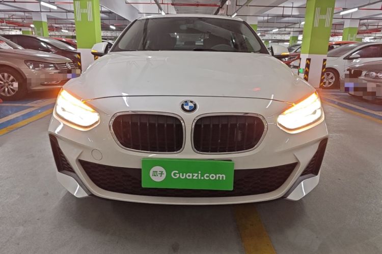 BMW 120i 2021 — 2