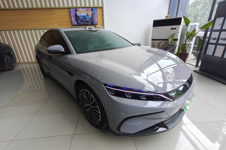 BYD Han 2025 — 3