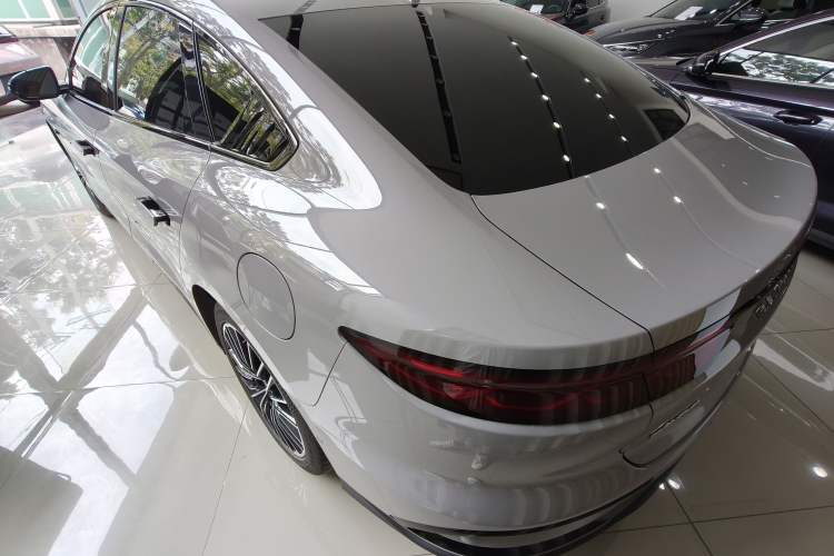 BYD Han 2025 — 4