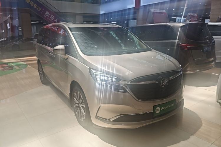 Buick GL8 2020 — 3