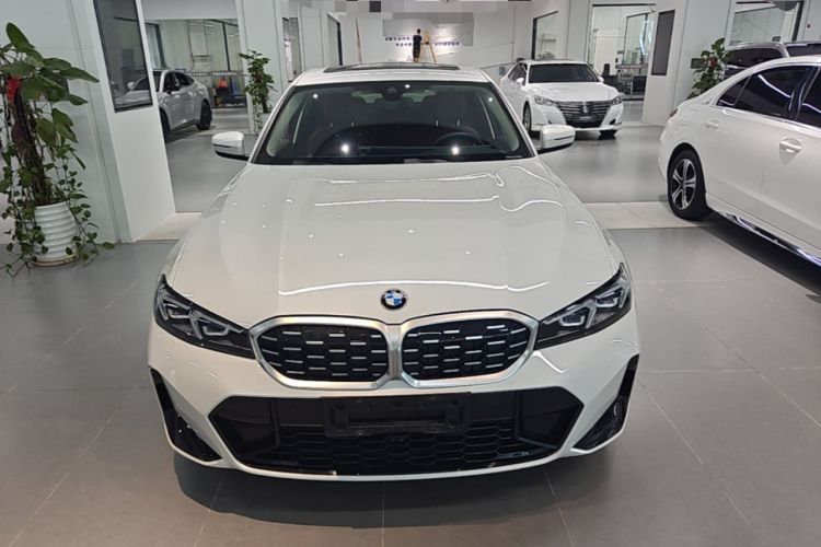 BMW 325i 2023 — 2