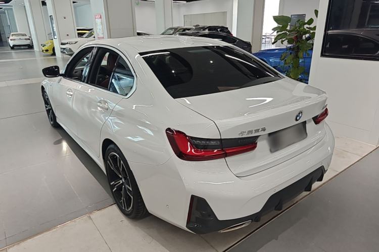 BMW 325i 2023 — 4