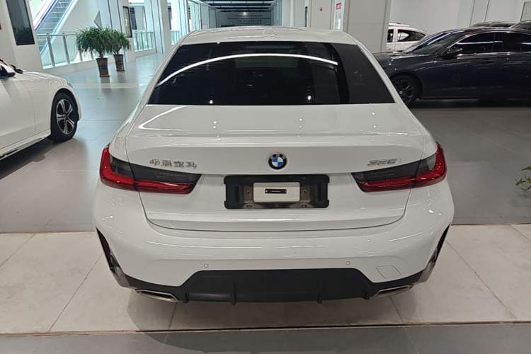 BMW 325i 2023 — 5