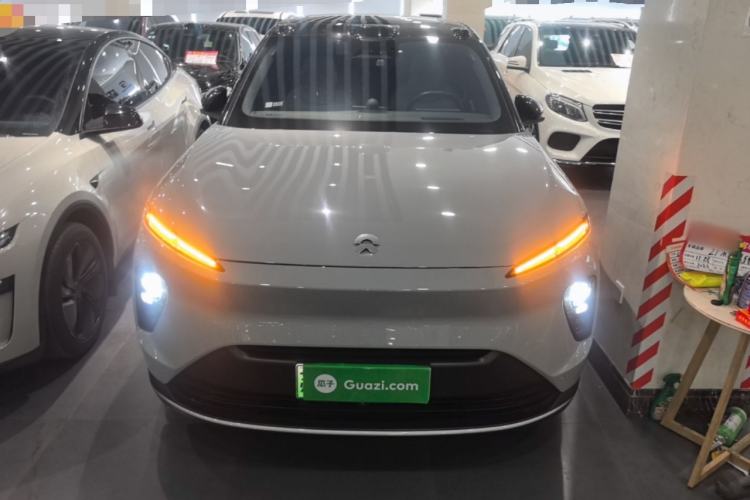 NIO ES8 2023 — 2