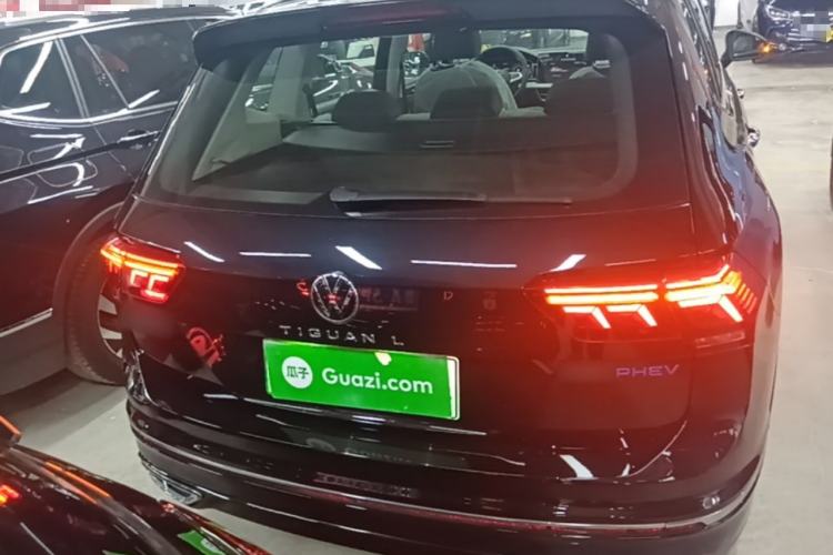 Volkswagen Tiguan L 2023 — 5