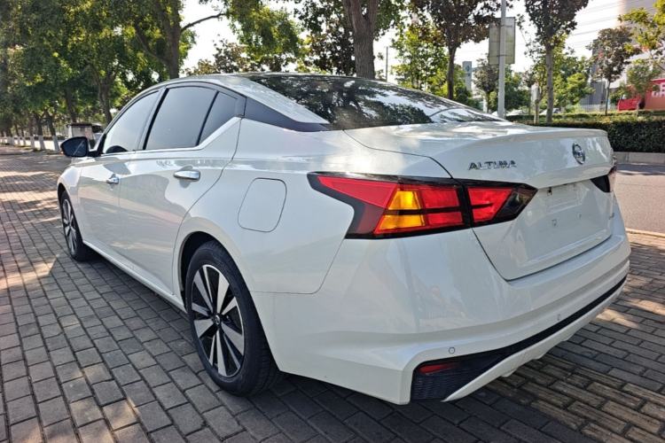 Nissan Altima 2021 — фото 4