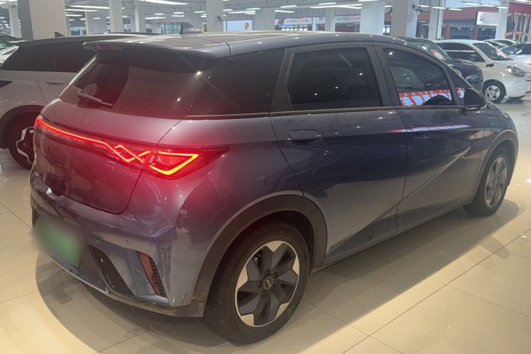 BYD Dolphin 2025 — 4