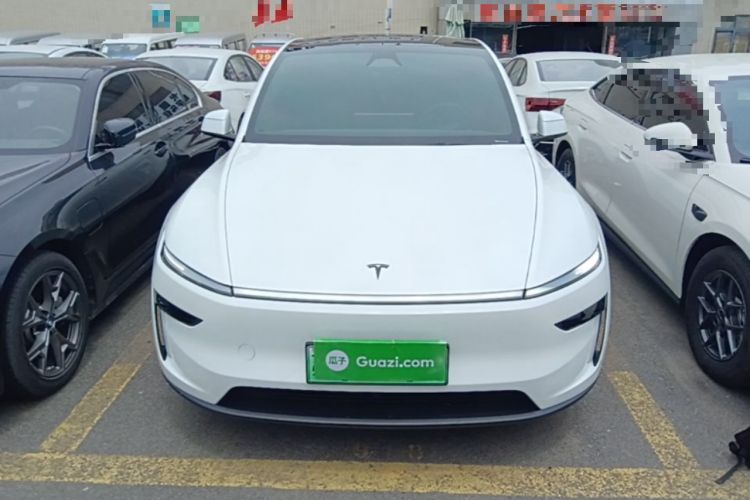 Tesla Model Y 2026 — 2