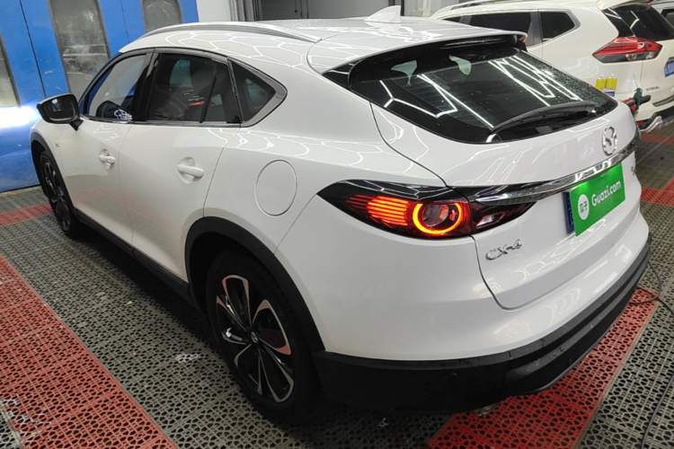 Mazda CX-4 2021 — 4