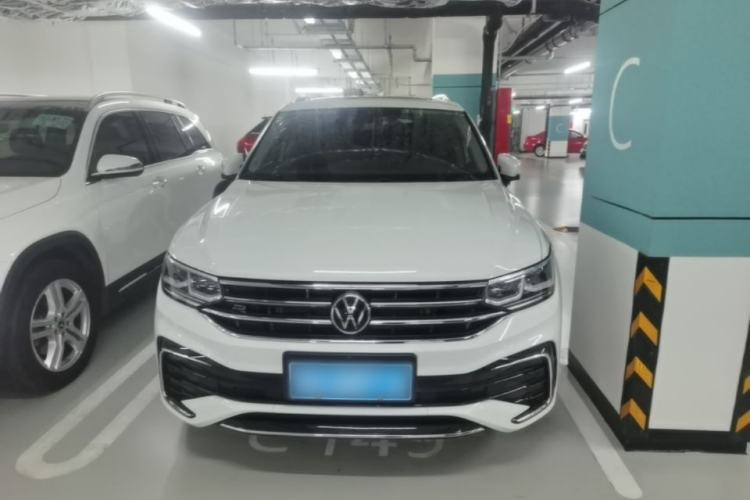 Volkswagen Tiguan L 2023 — фото 2