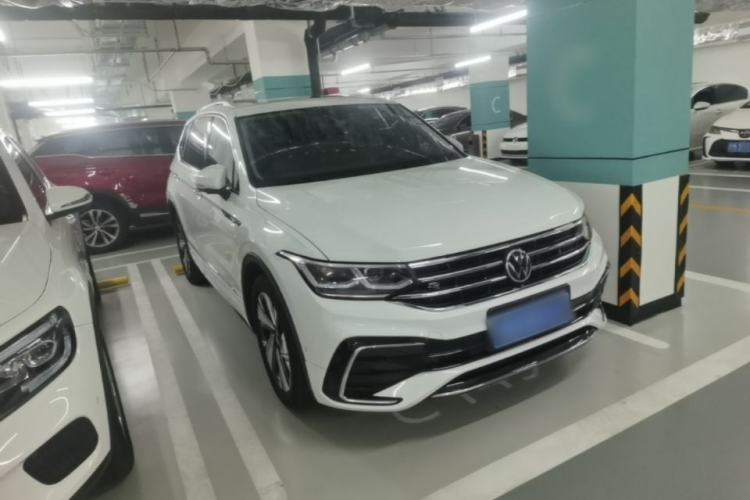 Volkswagen Tiguan L 2023 — фото 3
