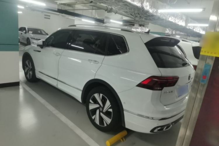 Volkswagen Tiguan L 2023 — фото 4