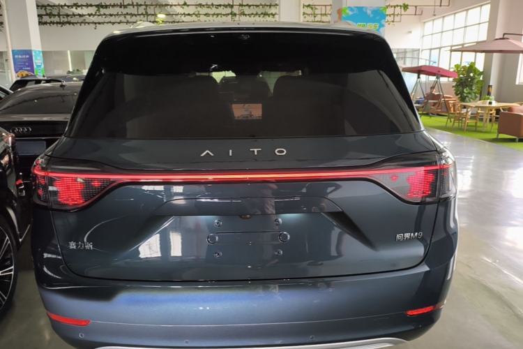 AITO M9 2024 — 5