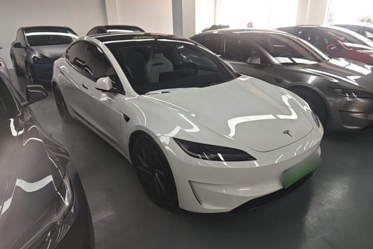 Tesla Model 3 2024 — 3