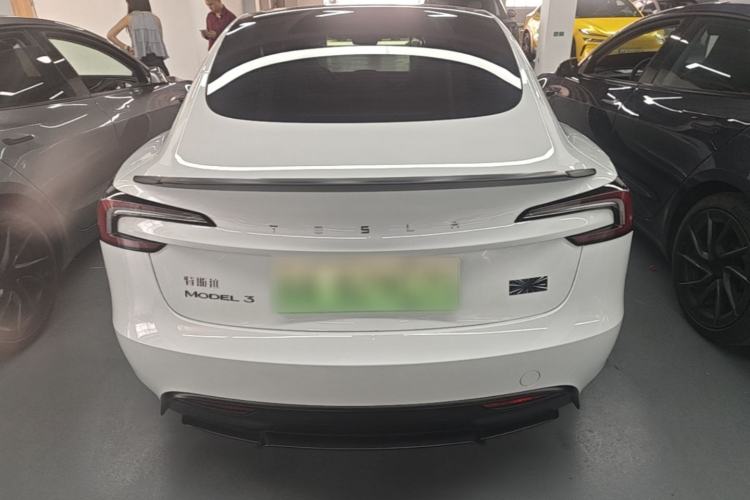 Tesla Model 3 2024 — 5