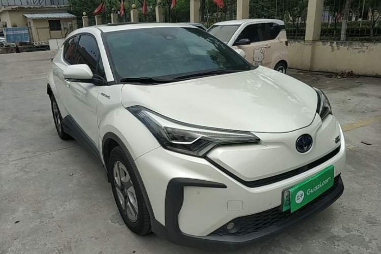 Toyota C-HR 2020 — фото 3