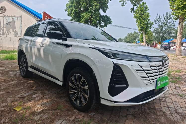 ChangAn CS75 PLUS 2024 — фото 3