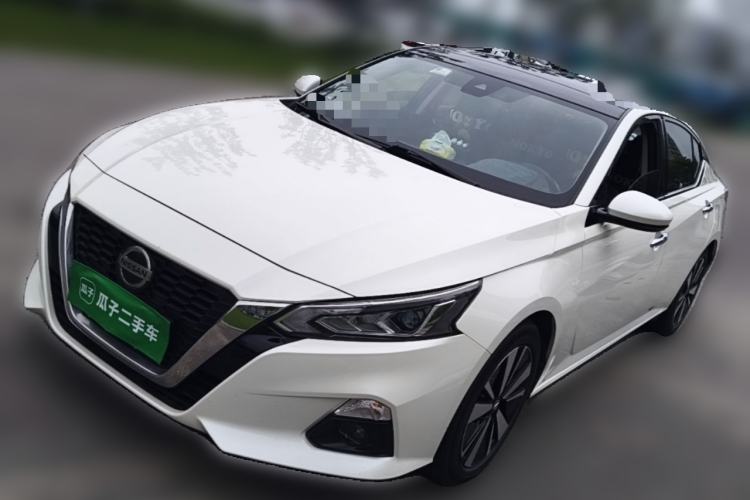Nissan Altima 2020 — фото 1