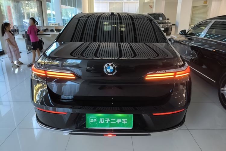 BMW 735Li 2023 — фото 5