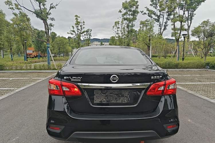 Nissan Sentra 2024 — 5