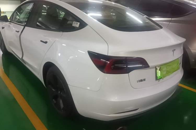 Tesla Model 3 2022 — 4