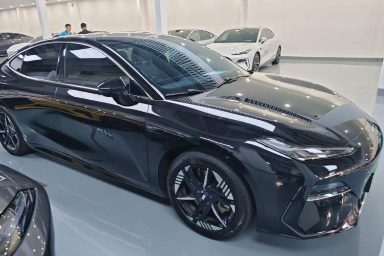 Geely Galaxy E8 2024 — 3