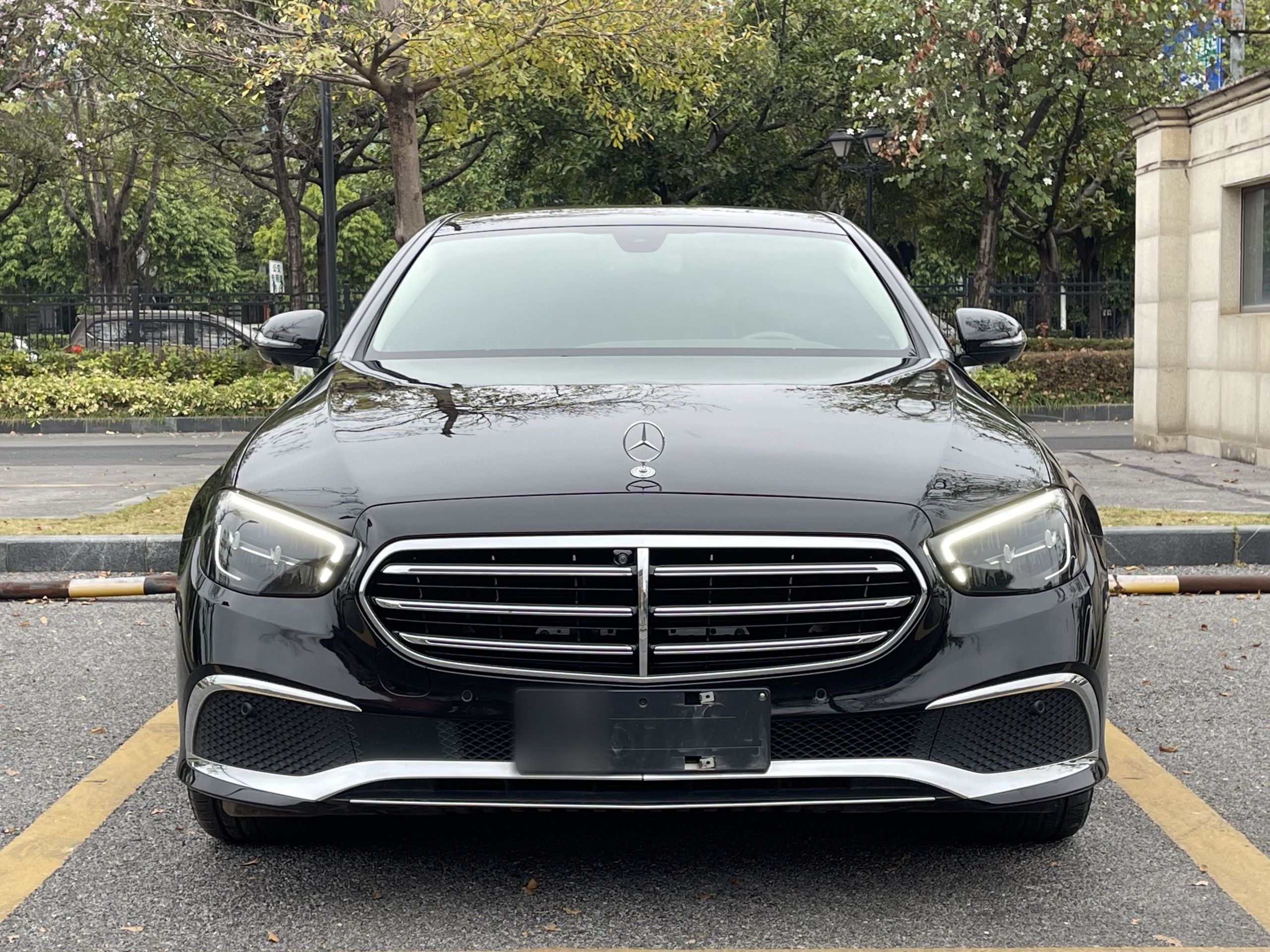 Mercedes-Benz E 300 L 2023 — фото 2