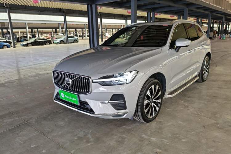 Volvo XC60 2024 — фото 1