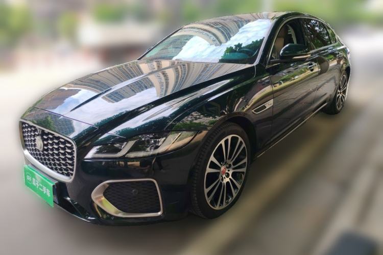 Jaguar XFL 2021 — фото 1