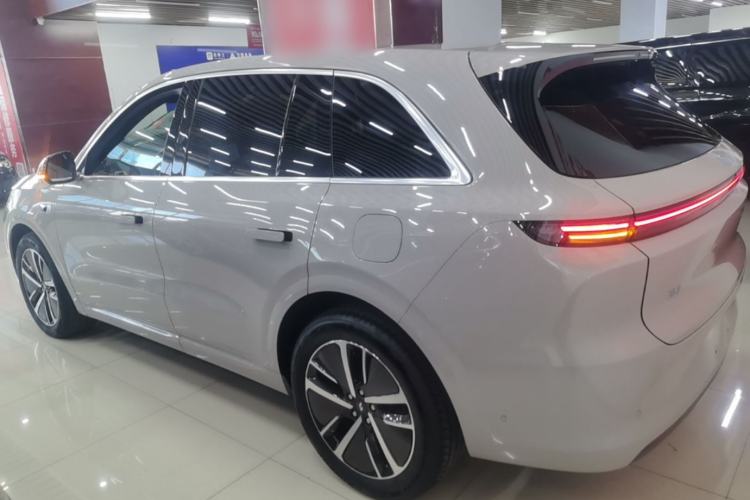 Li Auto L6 2024 — 4