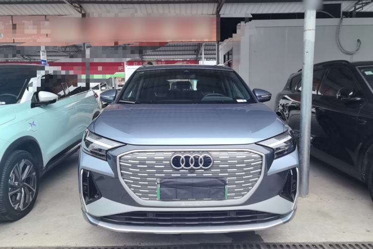 Audi Q4 e-tron 2024 — 2