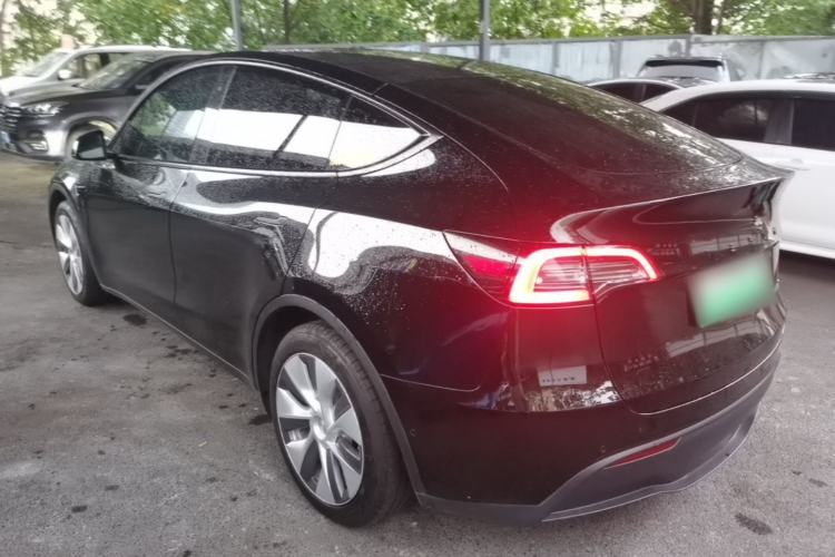 Tesla Model Y 2022 — 4
