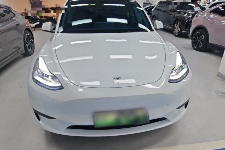 Tesla Model Y 2022 — 2