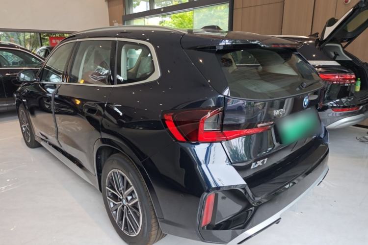 BMW iX1 2026 — 4